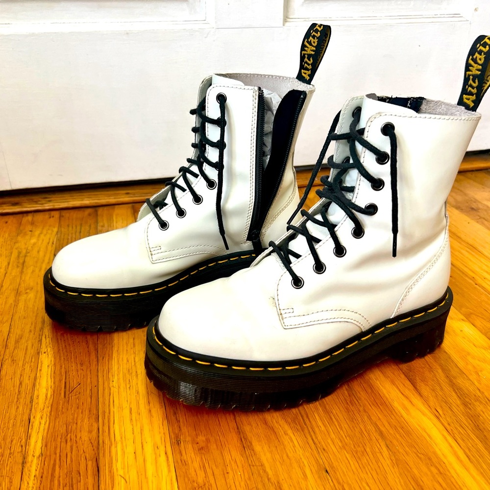 DOC MARTENS Jadon 8 Eye Womens Polished Smooth White Leather Combat Boots Size 8